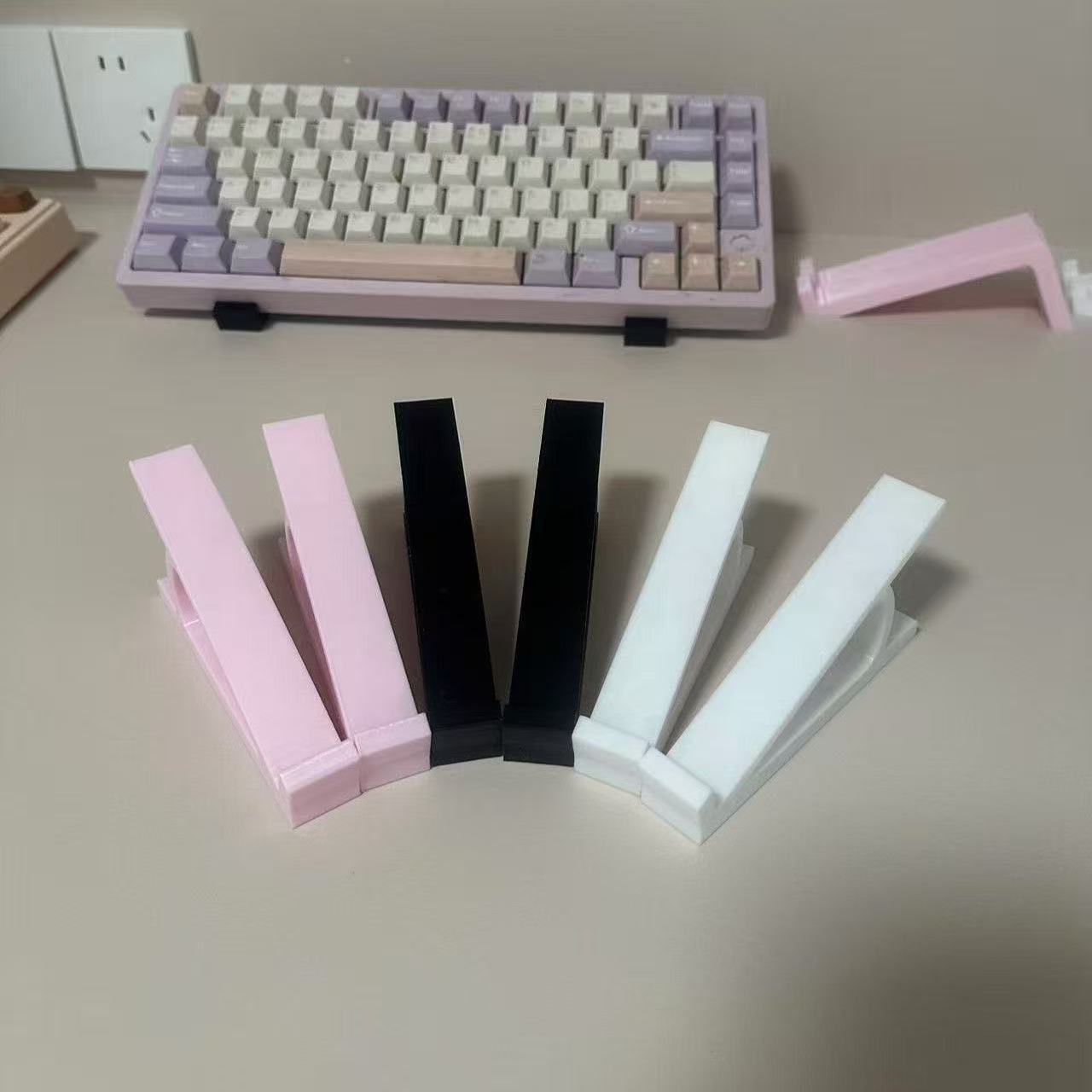 El soporte de elevación del teclado se utiliza para elevar el ángulo del teclado para escribir más cómodo sin almohadilla antideslizante.