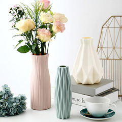 陶磁器の花瓶をまねる北欧のプラスチックの花瓶のモランディの客間の置物の花瓶の水培のアイデアは花瓶の卸売りに挿します。