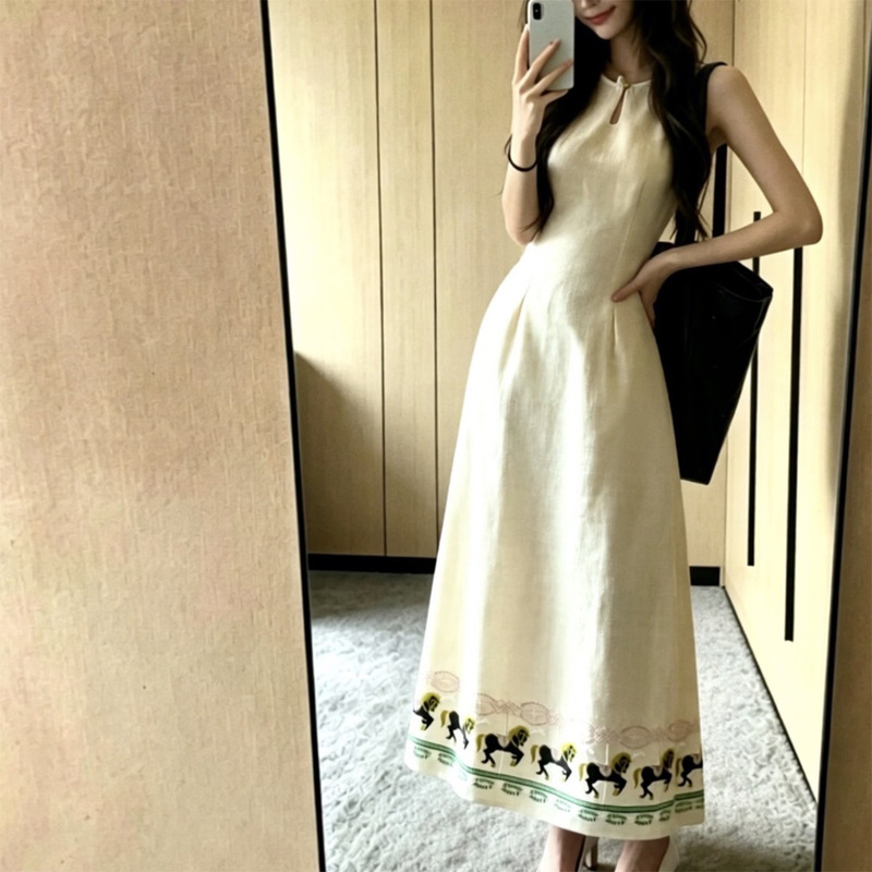 【Changtingwai】Cotton and Linen Embroidered Dress for Women, Summer New Chinese Style Long Dress, A-Line Waist-Cinching Slim Fit Sleeveless Top 【Changtingwai】Cotton and Linen Embroidered Dress for Women, Summer New Chinese Style Long Dress, A-Line Waist-Cinching Slim Fit Sleeveless Top