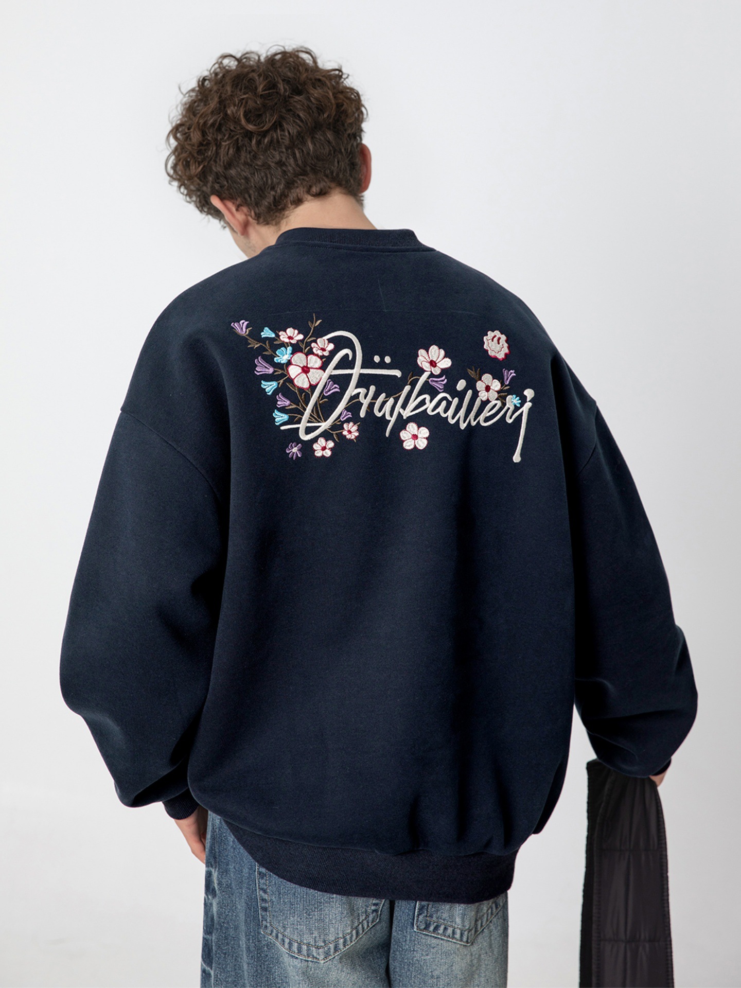 380 グラムヘビーウェイトコントラストカラーフラワーレター刺繍ラウンドネックスウェットシャツメンズ秋の質感ルーズカジュアルプルオーバージャケット