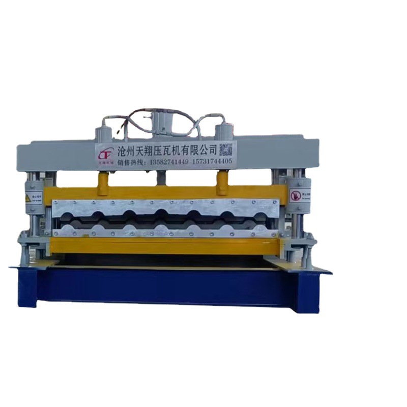 Fabricantes de prensas de baldosas de acero de color de tres capas de varias especificaciones suministran equipos de baldosas de esmalte automáticos