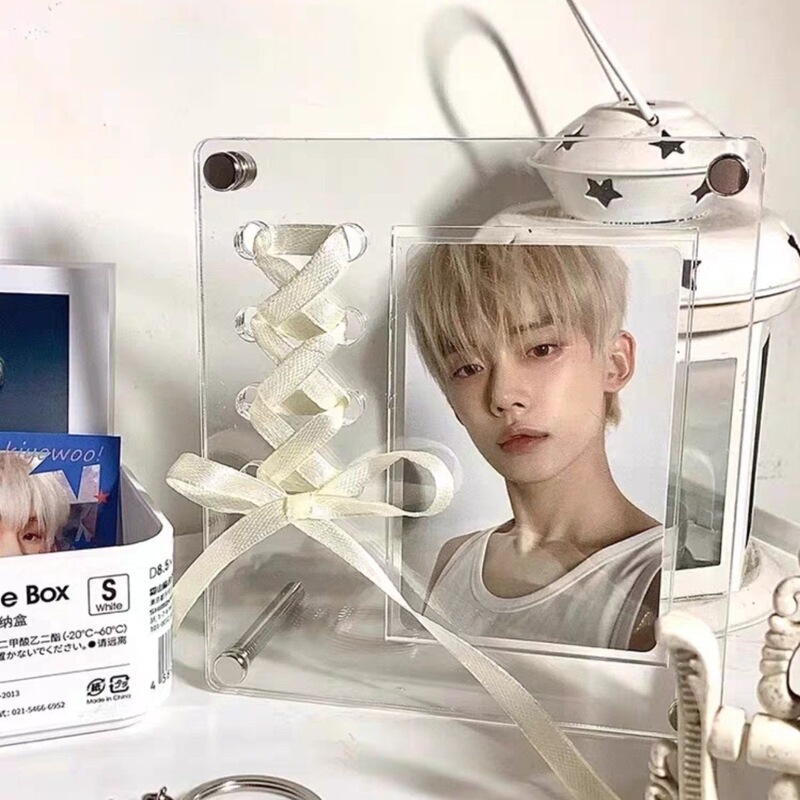 Acrylic small card display stand, ribbon photo frame, Polaroid 3inch photo frame, desktop ornament, grooved celebrity photo holder