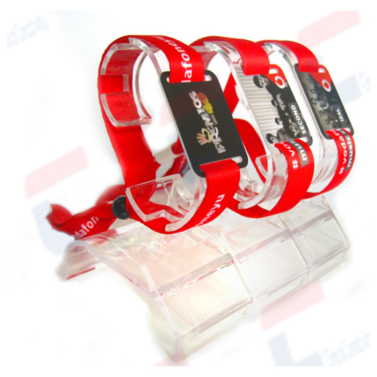 RFID 可选频段的编织腕带  中间异型PVC卡带印刷图案 欧洲杯使用