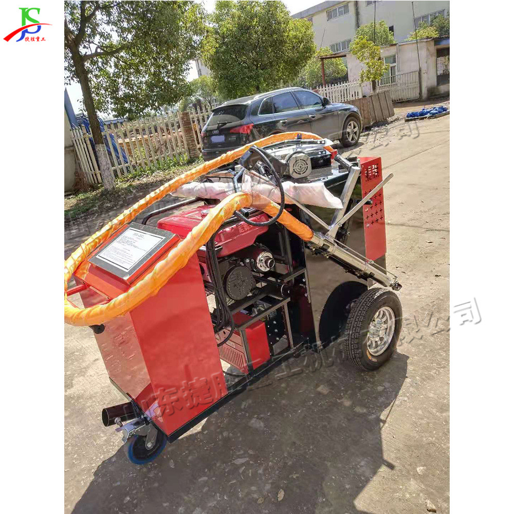 Máquina de relleno de reparación de carreteras pequeñas Máquina de relleno de asfalto de calentamiento automático Máquina de relleno de pavimento de asfalto de empuje manual