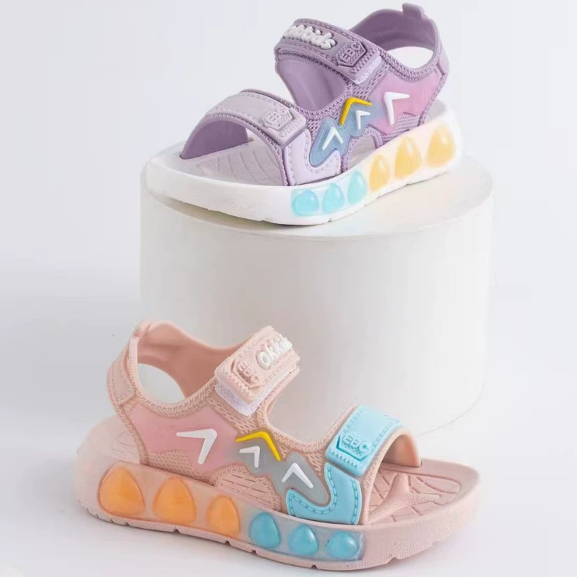 2025 новые корейские сандалии для девочек высокого класса мягкие нескользящие модные сандалии для мальчиков начальной и средней школы производители оптовых продаж