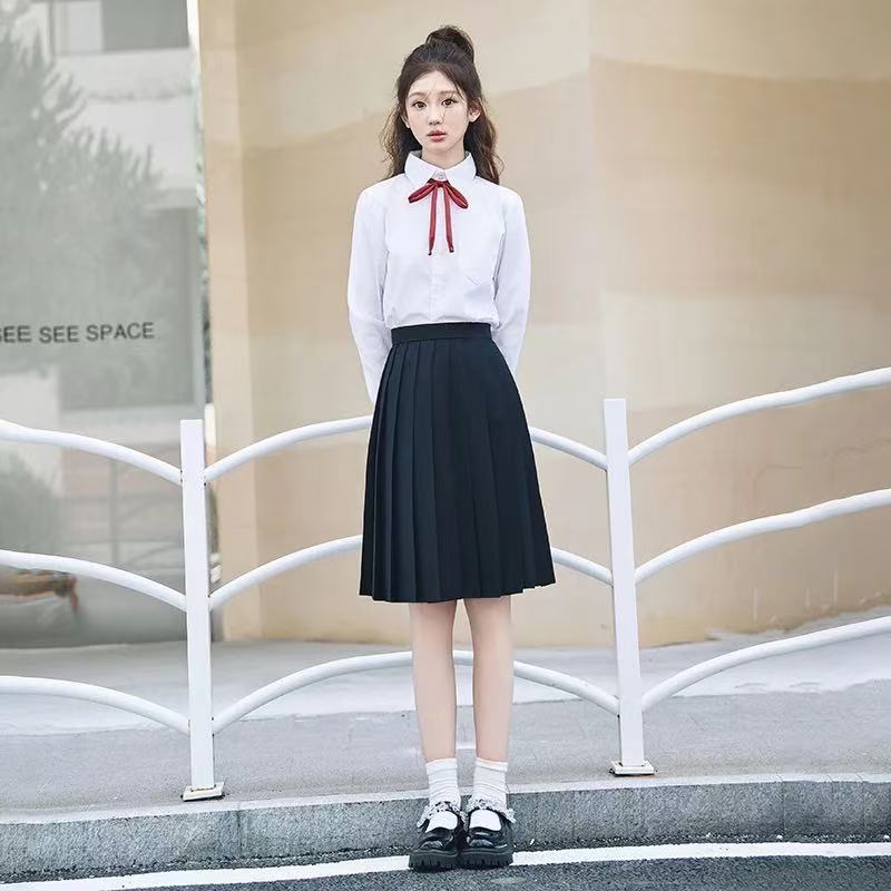 여성용 긴팔 + 플리츠 미디 스커트* + 레드 윈드 차임 보타이