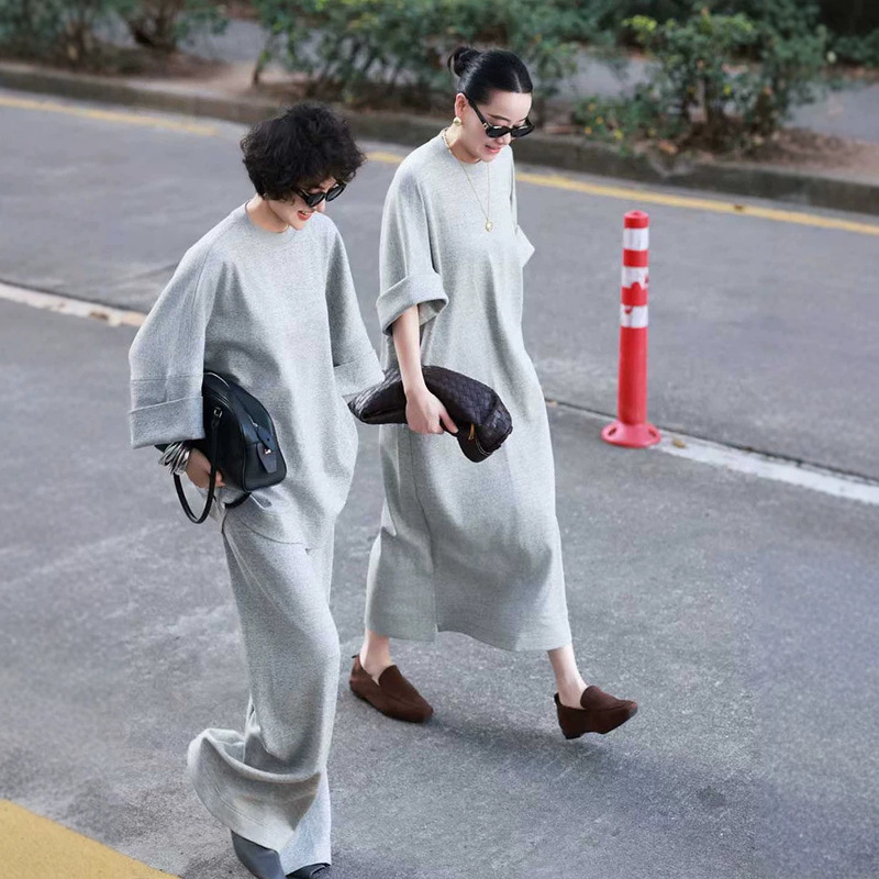2026 Super Trendy Age-Reducing Outfit Spring Simple Fashion Lazy Style Gray Dress with Matching Top and Casual Pants