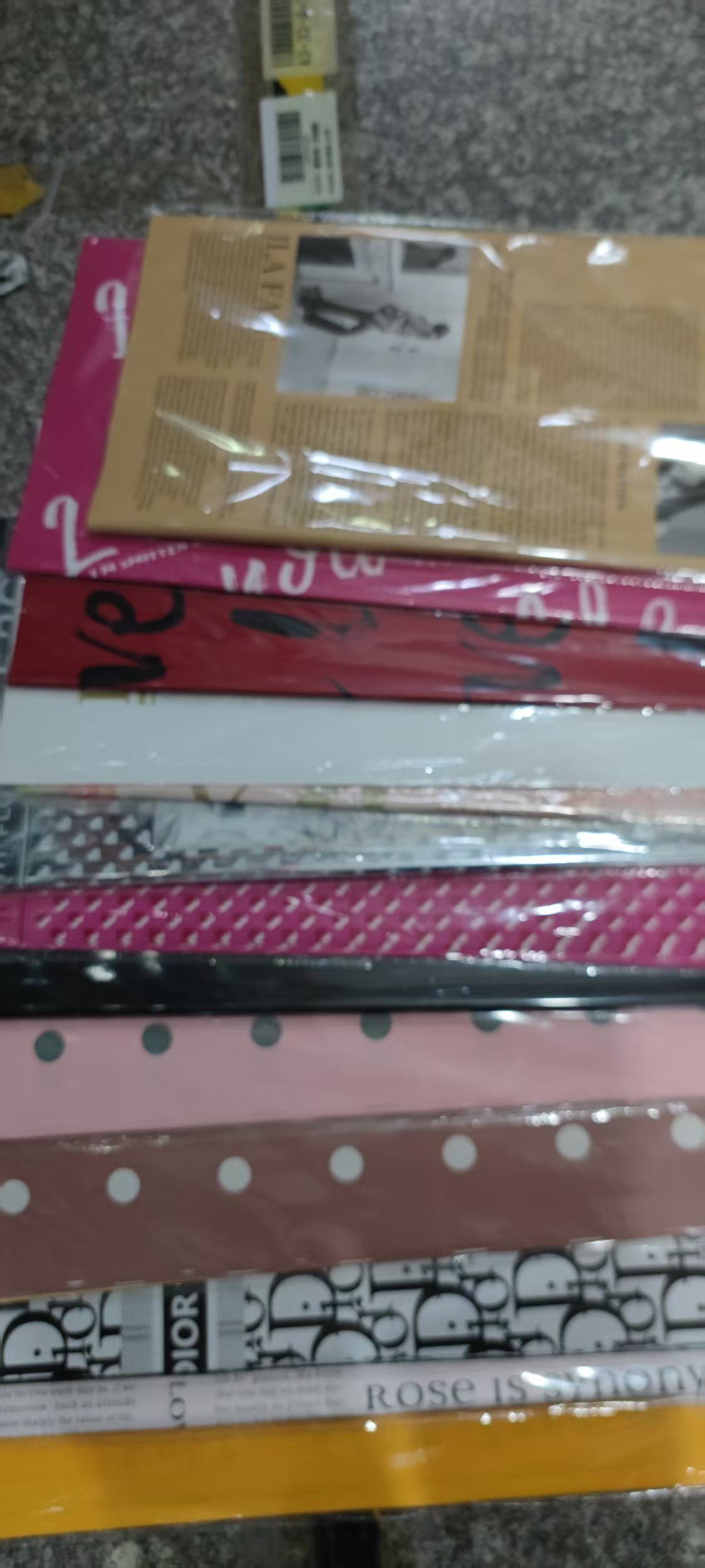 Papel Oya con Estampado Floral, Colores Aleatorios; Para Precios al Por Mayor, Contacte a un Representante de Ventas.