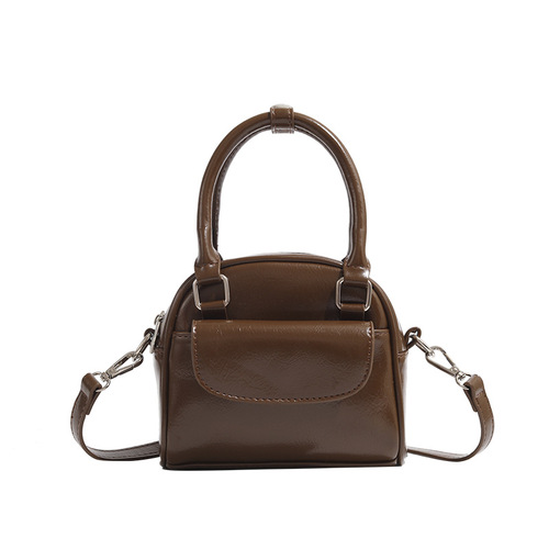 Korean niche design handbag 2025 new trendy commuting tote bag retro fashionable shell crossbody bag for women