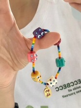 时尚小怪兽手链山野草莓彩色手链女设计小众闺蜜手绳生日卡通手饰