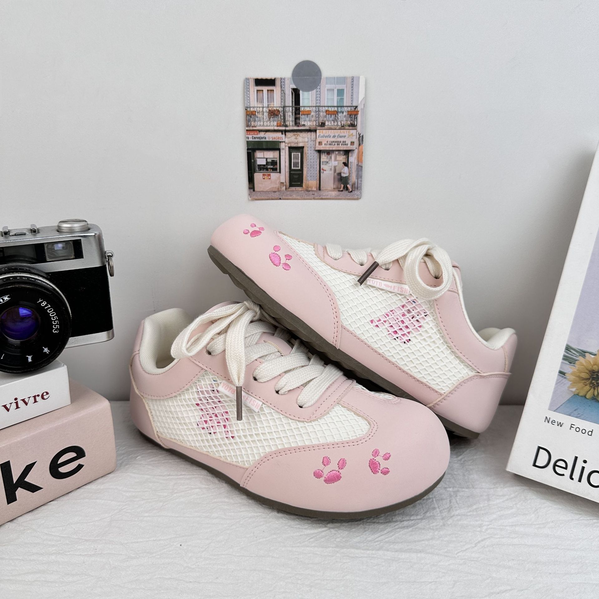 Zapatos de entrenamiento de Bode transpirables zapatos blancos zapatos de skate para mujeres 2025 verano nuevos lindos zapatos de malla de dibujos animados Gump