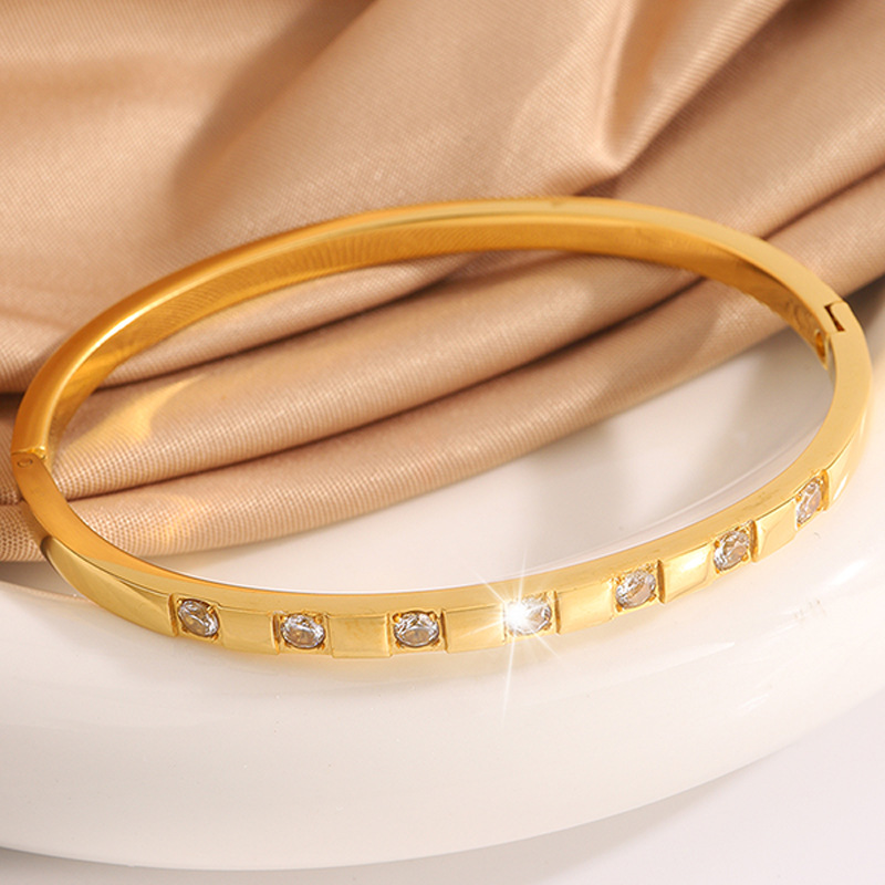 Brazalete de acero de titanio de moda de diseño simple de mujer electrodoméstica de titanio de diamante de rejilla ligera de lujo de alta versión no decoloración joyas de brazalete image 3