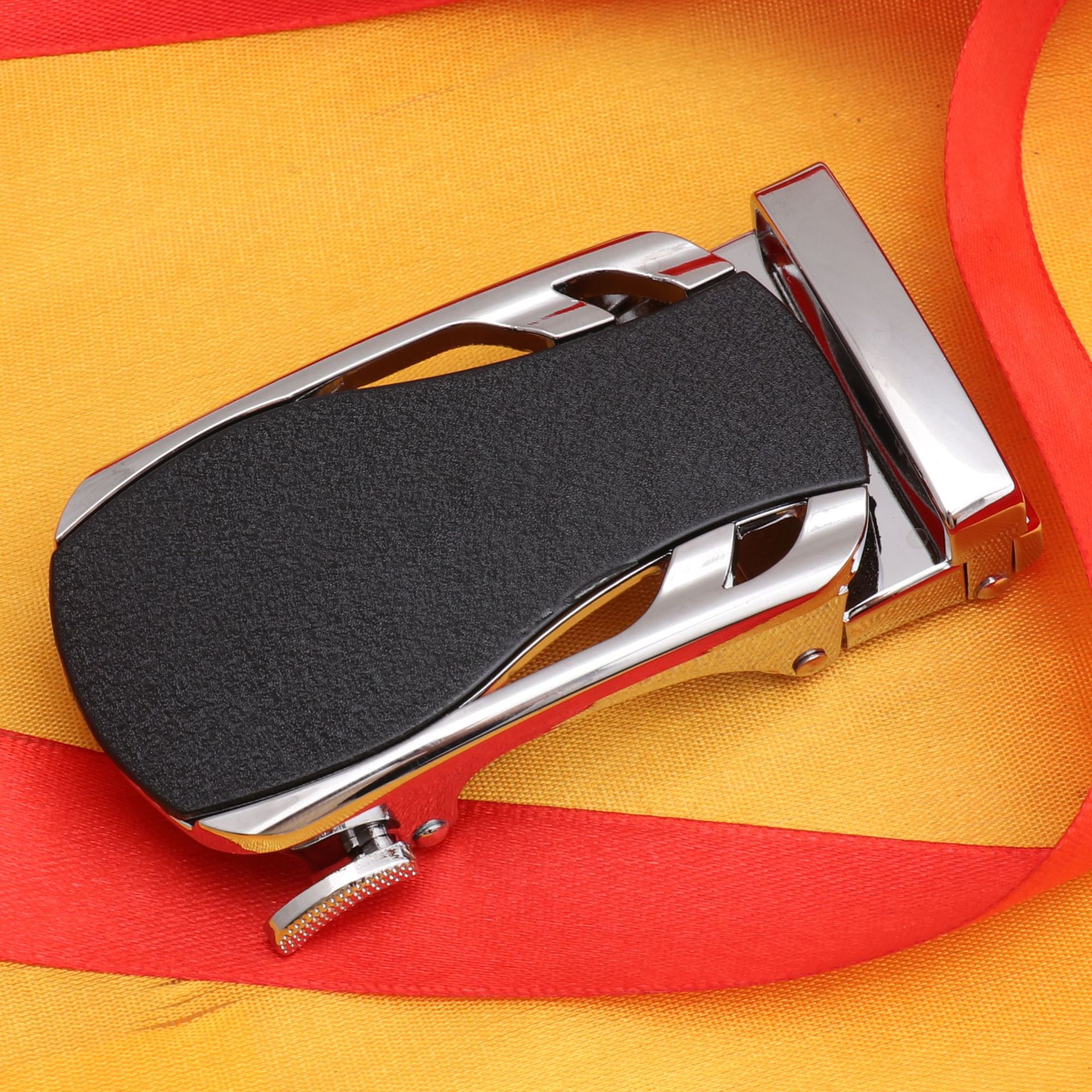 Hongsheng fábrica 4,0 primavera cinturón hebilla automática hebilla esmerilado hebilla de cinturón de los hombres Aleación de superficie negra hebilla de dos piezas