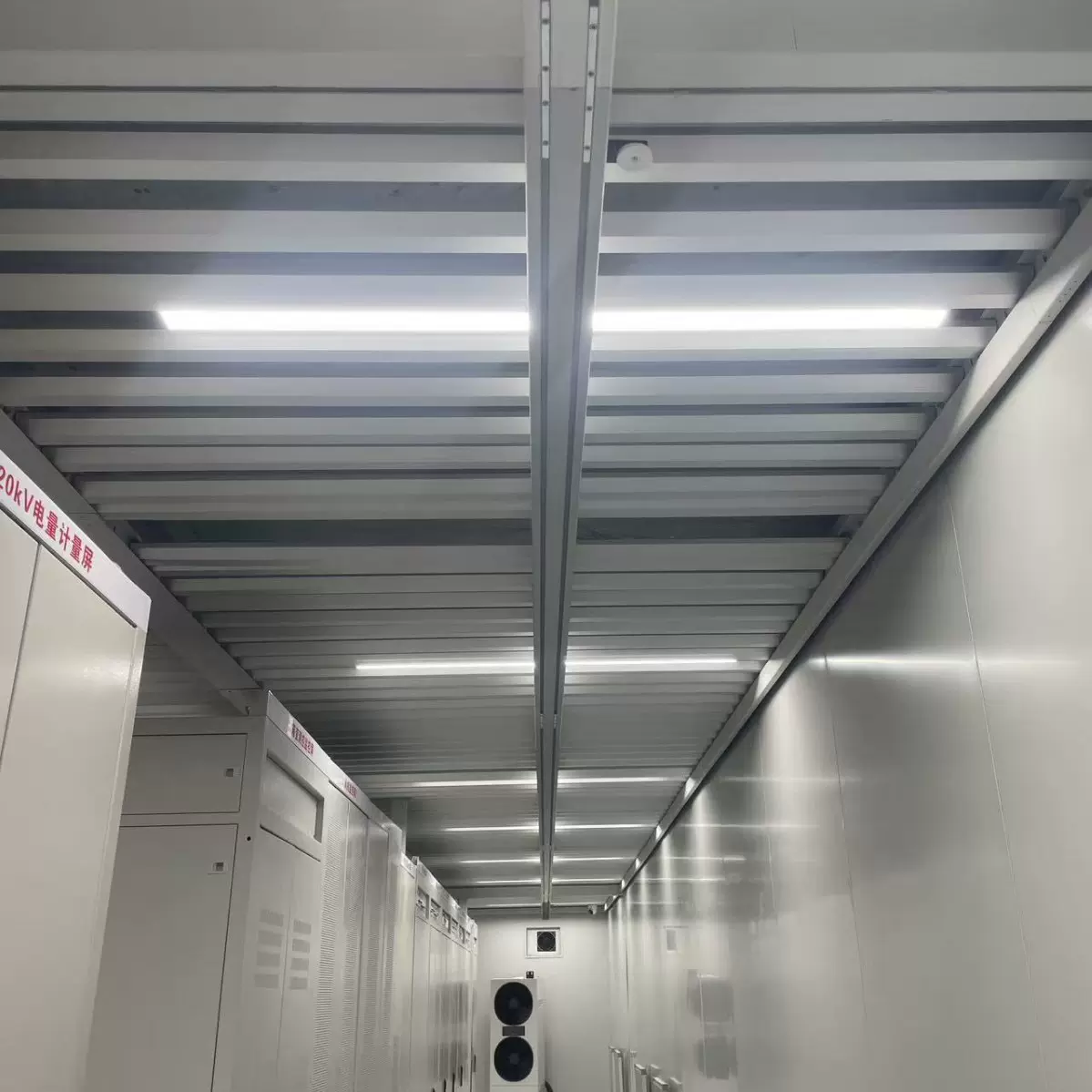 巡检机器人 替代人工高强度作业 AI 智能分析全场景适配 提升效率