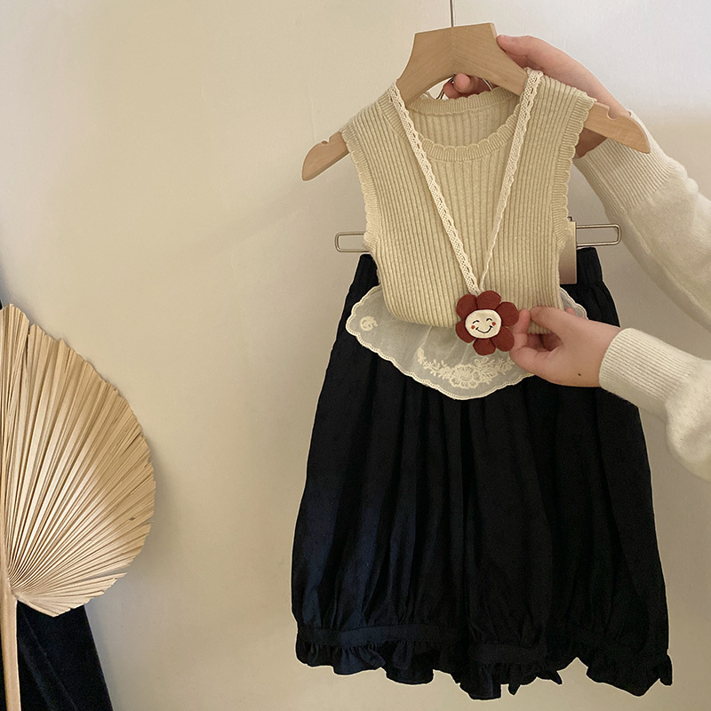 Solid color knitted spring vest