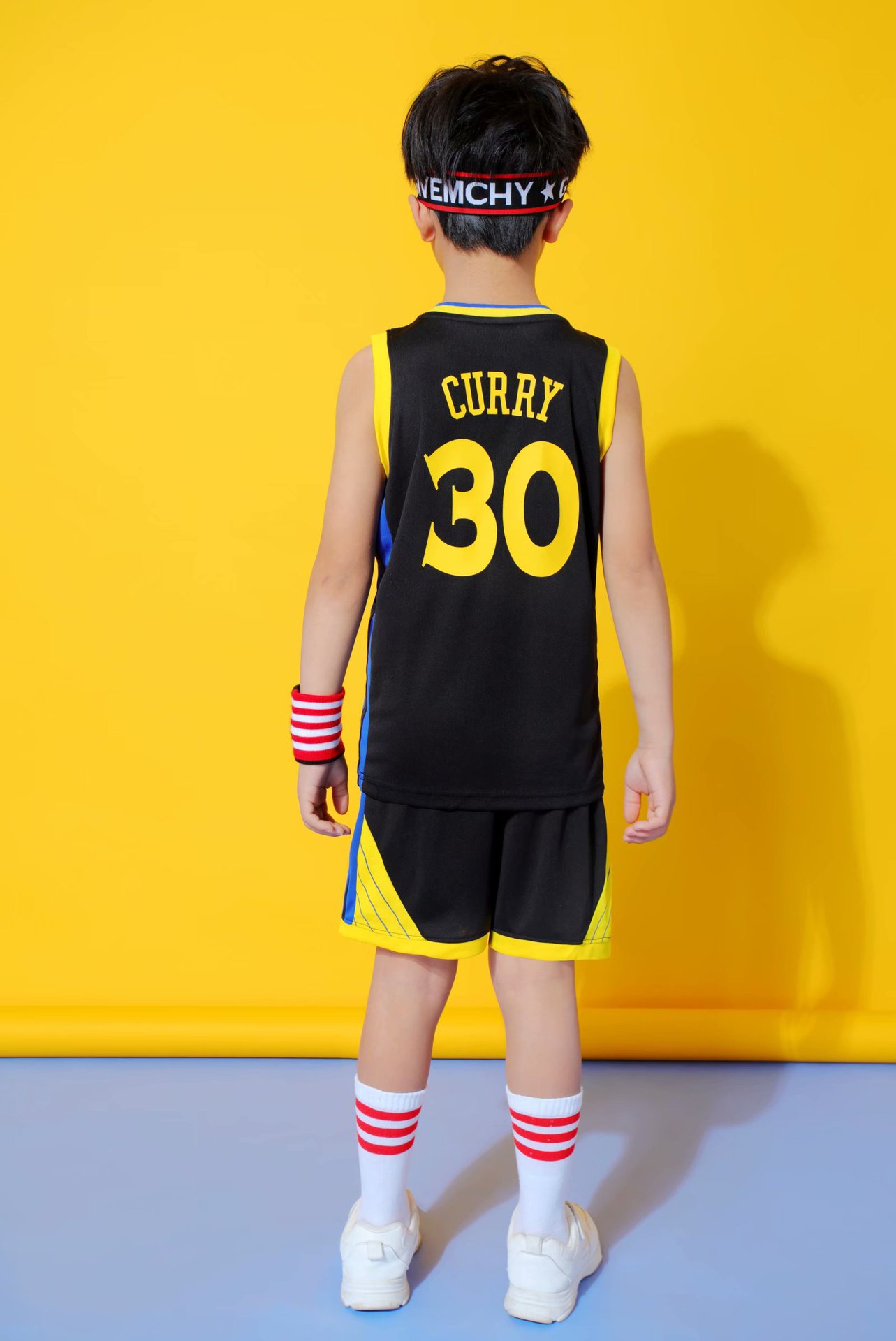 子供の倉庫のボールの服を卸売りします。