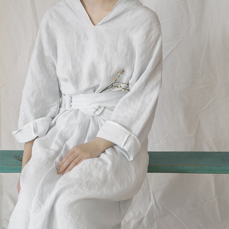 Original Design, Artistic and Simple V-Neck Linen Robe, New Chinese Style Loose-Fitting Slimming Belt Dress L22180