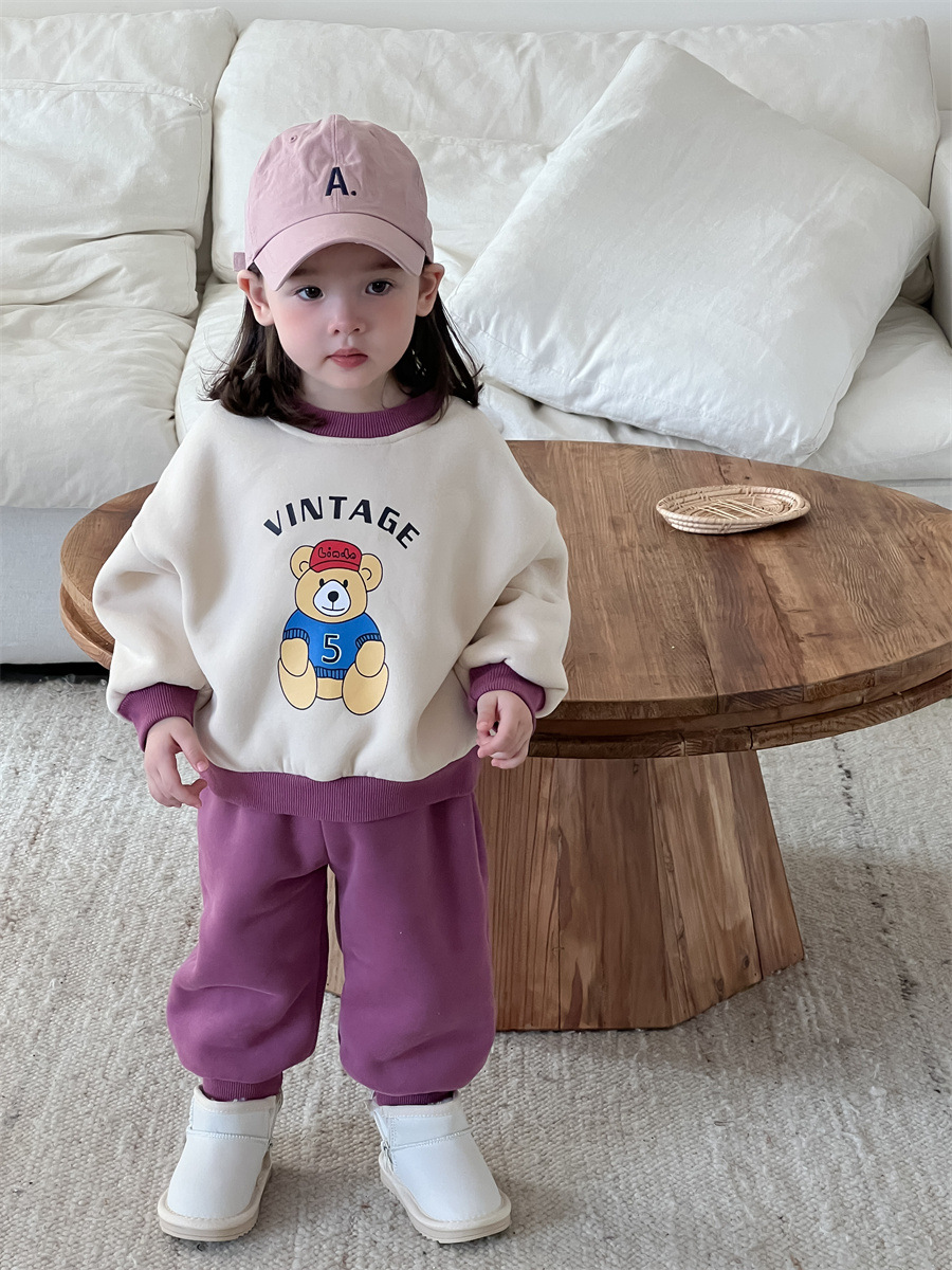 Baby otoño invierno conjunto de ropa infantil coreana gruesa 2025 ropa de bebé, niños y niñas, osos pequeños con ropa de invierno de lana