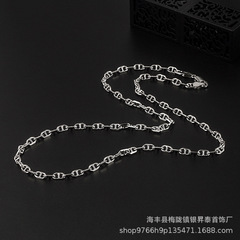 S925純銀の豚の鼻のネックレスの日の字の鎖の女性の金の百合の鎖の鎖はデザイン感をかぶって大衆の個性の時の潮を感じます。