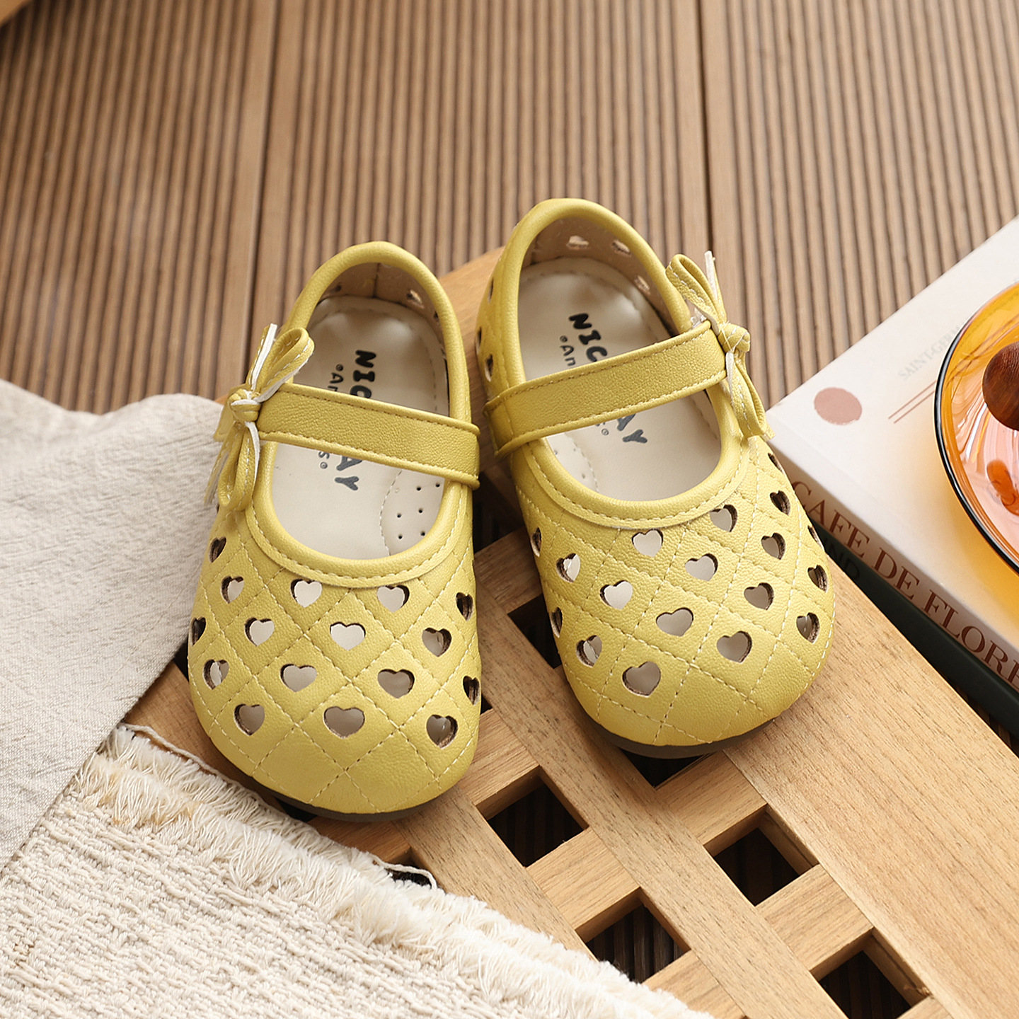 Girls Heart Shaped Hollow Out Sandals Soft Soled Breathable Princess Mary Jane Shoes Solid Color Spring Summer Baby Footwear_voghion.com