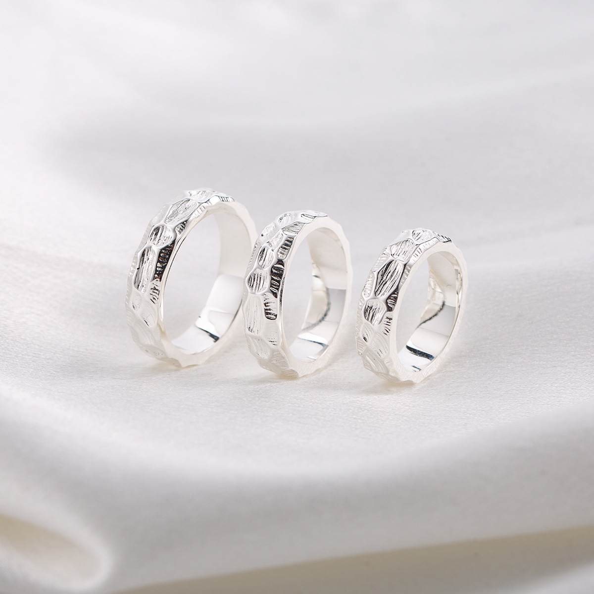 Cross border foreign trade hot selling fashion high sense stainless steel silver plated irregular knock texture ring men's in stock