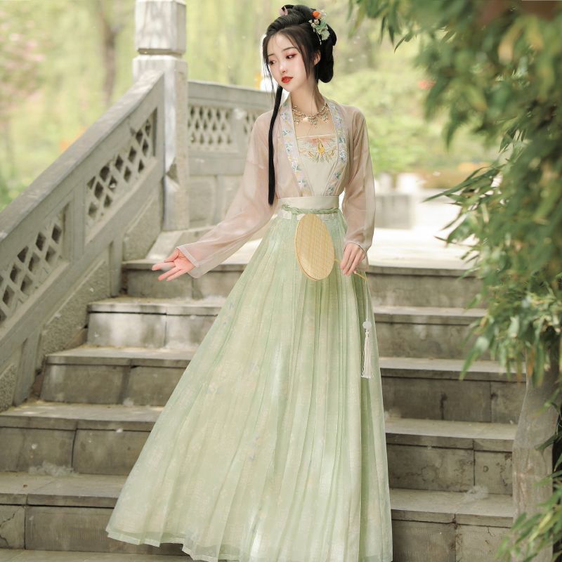 Original Design Hanfu for Petite Women, Spring and Summer Song-Style Embroidered Halter Top with Floral Print, Short Waist-Length Pleated Skirt for Everyday Wear