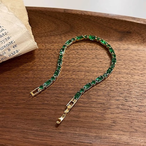 Copper Micro-Engraved Vintage Emerald Zirconia Bracelet for Women, Best Friend Gift, Korean Style, Lightweight Luxury, Chic Influencer Bracelet