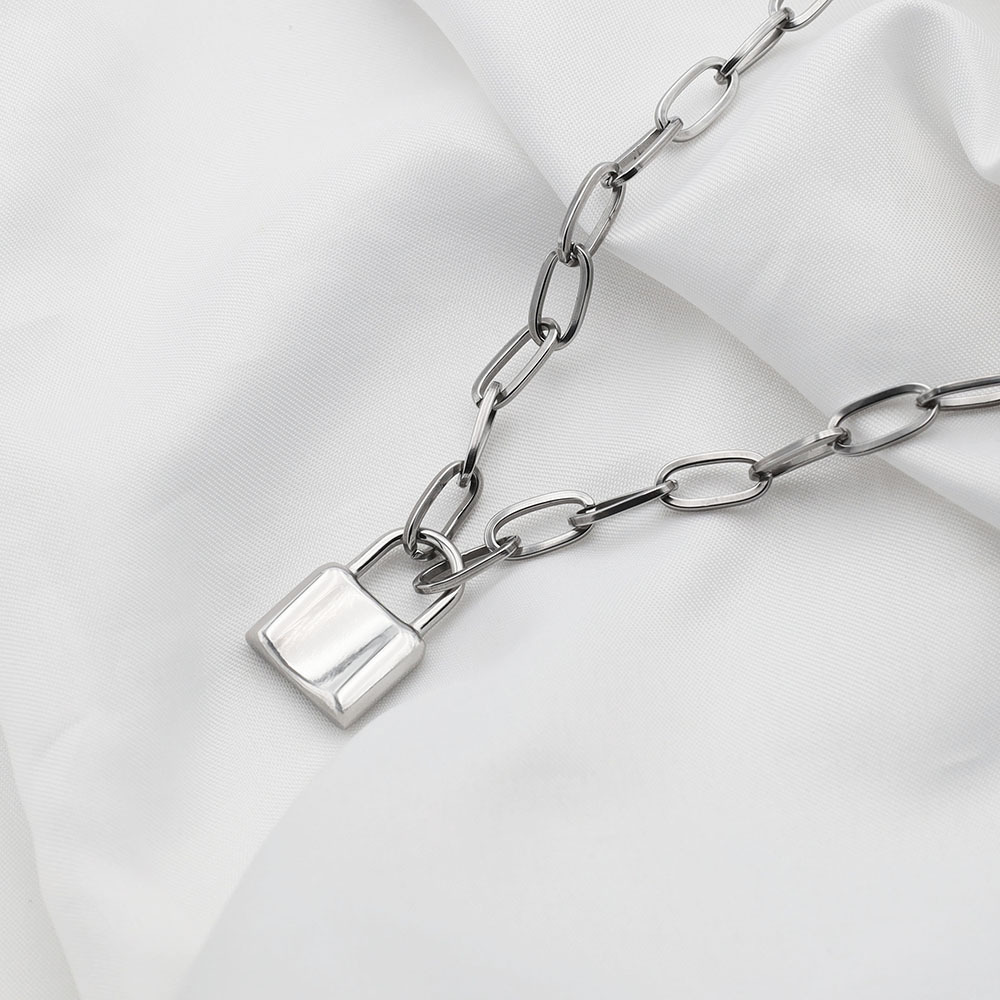 Transfronterizo europeo y americano Venta caliente vintage titanio acero cerradura colgante collar femenino punk estilo temperamento grueso cadena joyería 18K oro