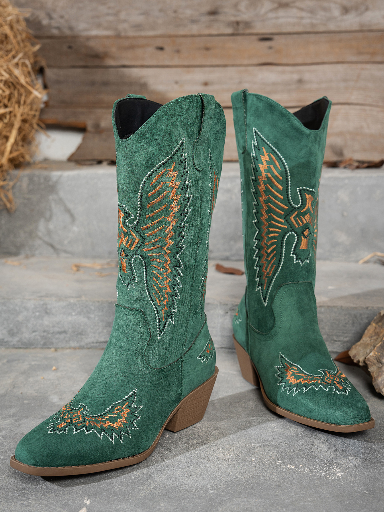 Dames cowboylaarzen van suède met borduursel en hak_voghion.com