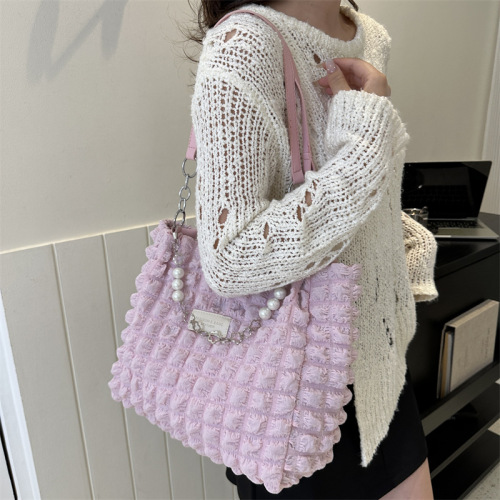 Large capacity women's bag  new commuter bag shoulder bag niche design popular bubble pleated bag shoulder bag