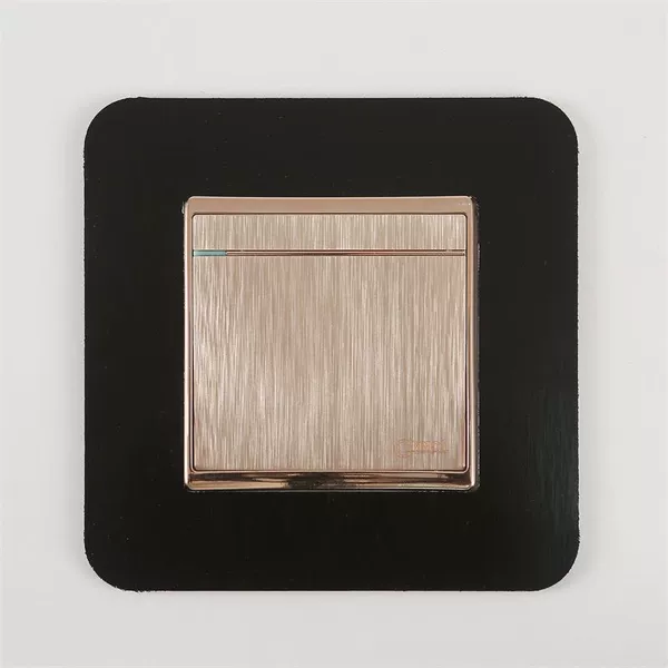 Sandalwood, 8.6×8.6cm