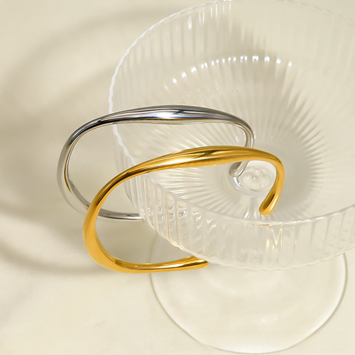 Light luxury versatile high-end INS niche style women's 18K gold-plated titanium steel irregular-shaped open bracelet