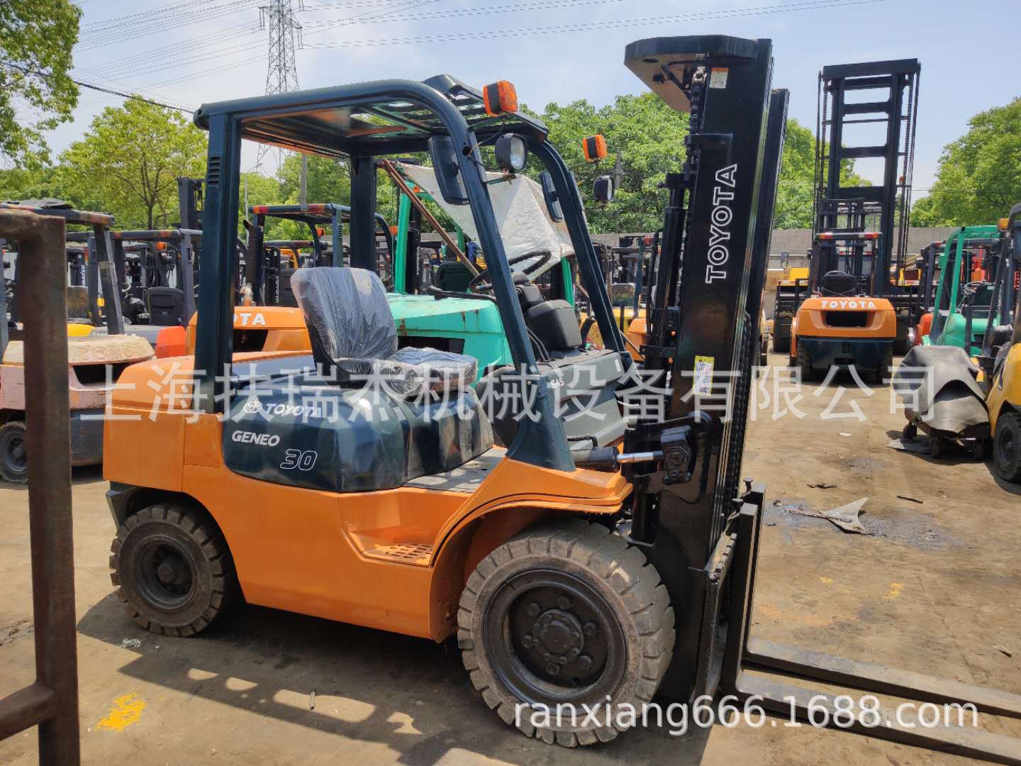 出售二手丰田3吨叉车，三门架带中缸，侧移叉车