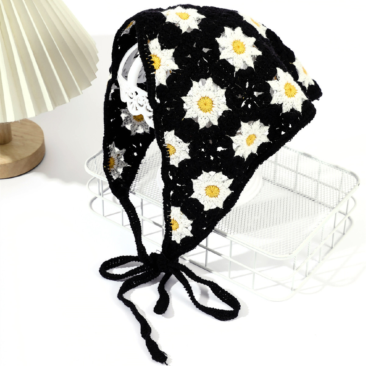 Daisy primavera y el verano flor gancho línea de ganchillo Hollow viajes artística chica estilo triángulo bufanda banda pelo pañuelo en la cabeza