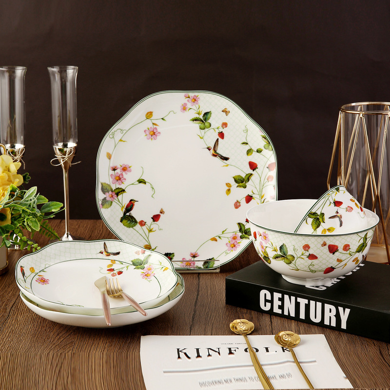 Wild Strawberry Ceramic Bowl and Plate Set, New Chinese-Style Simple Tableware for Home Use, Including Rice Bowls, Soup Bowls, Plates, Coffee Cups, and Bone China Tea Cups