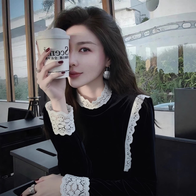 Unique and Beautiful French-Style Blouse for Women, Autumn and Winter, High-End, Light Luxury, Age-Reducing, Stylish, Super Attractive, Black Velvet Top