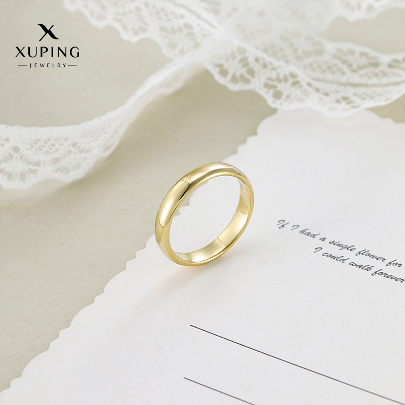 El lado dorado chapado en 14K tiene aproximadamente 4 mm de ancho.