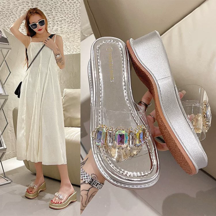 Толстые тапочки летние новые женские Стразы корейские повседневные сандалии летние тапочки 2023