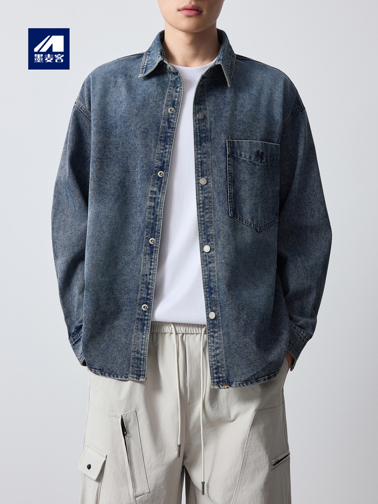 Áo khoác denim nam phong cách Mỹ, thêu họa tiết, kiểu dáng cổ điển — màu xanh nhạt