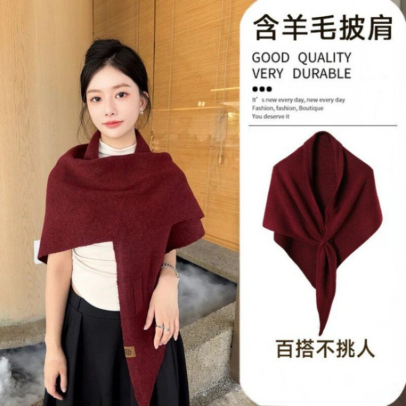 Casual Korean-style triangle scarf for women, autumn and winter neck protection, versatile and high-end, warm neck wrap, great accessory for outerwear