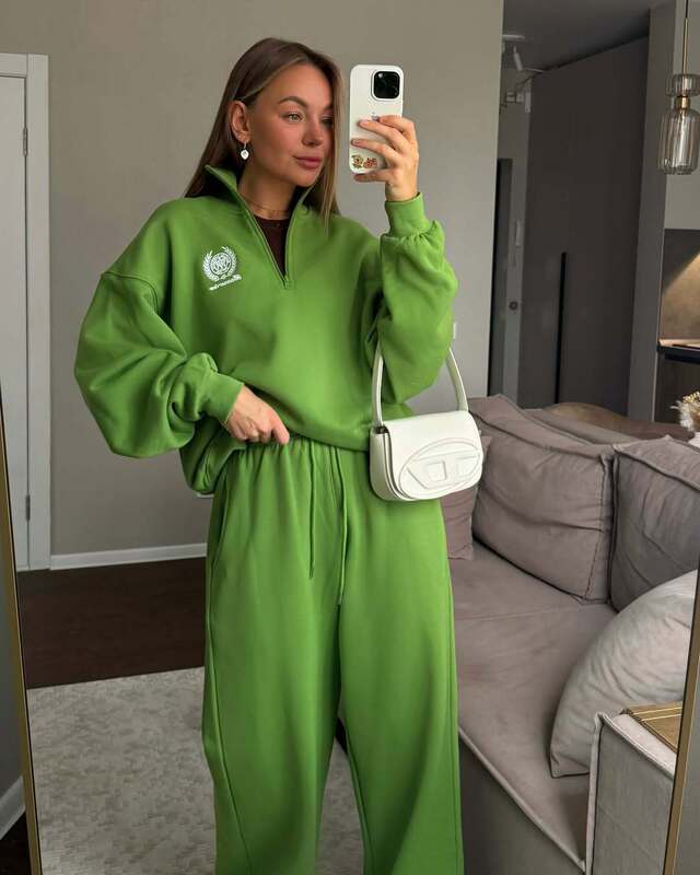 ヨーロッパの商品のカジュアルな半ファスナーの衛衣の2つのセットの女性の春秋のタイプの緑色の運動の快適なストレートのズボンのスーツの卸売り|undefined