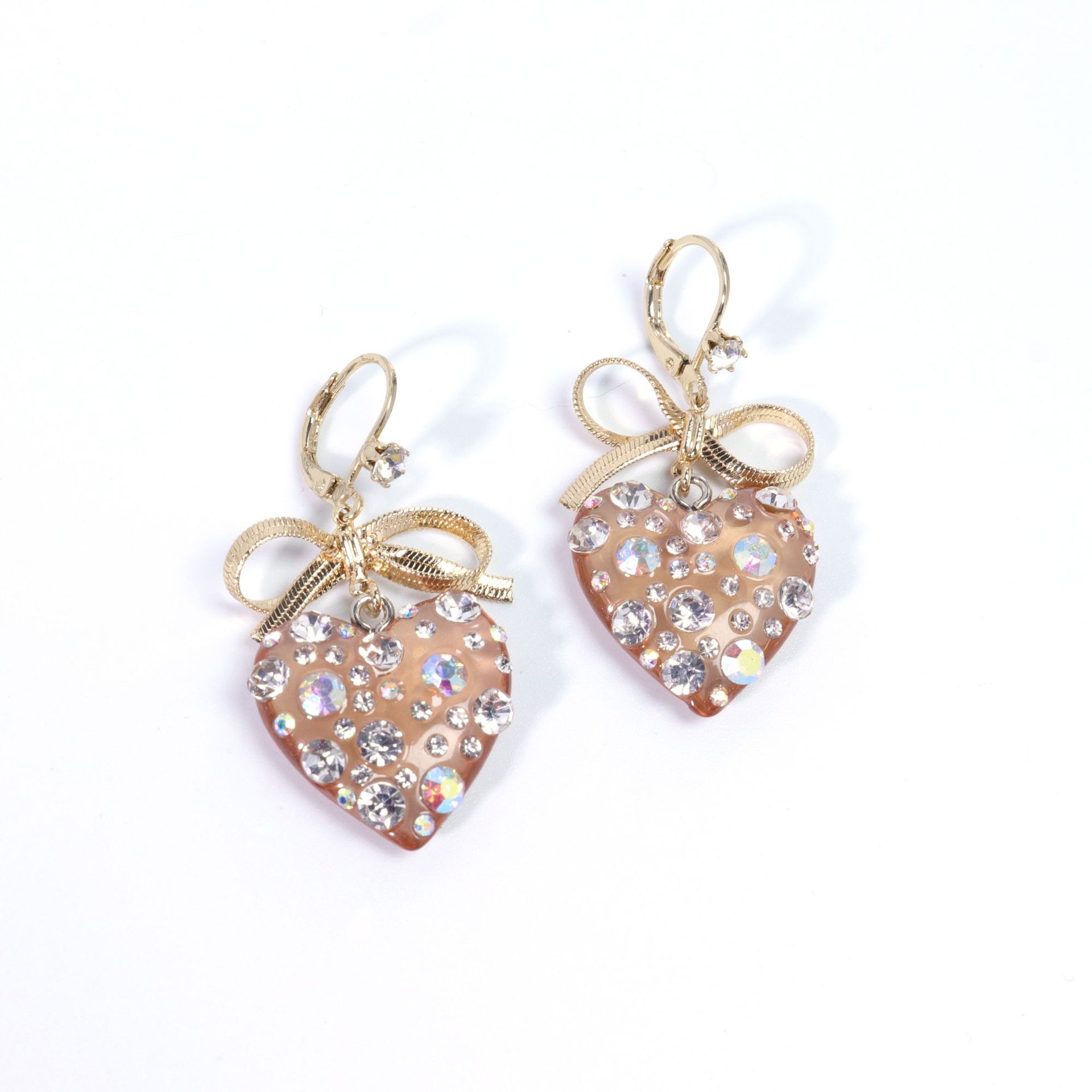 Qingdao foreign trade jewelry love earrings stud earrings fashion flash diamond high set earrings the number of female earrings is not large
