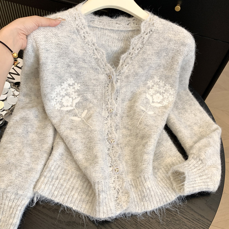 Sweet Lace V-Neck Cardigan Sweater for Women, 2025 Autumn/Winter New Korean Style Gentle Three-Dimensional Crochet Knit Coat Sweet Lace V-Neck Cardigan Sweater for Women, 2025 Autumn/Winter New Korean Style Gentle Three-Dimensional Crochet Knit Coat