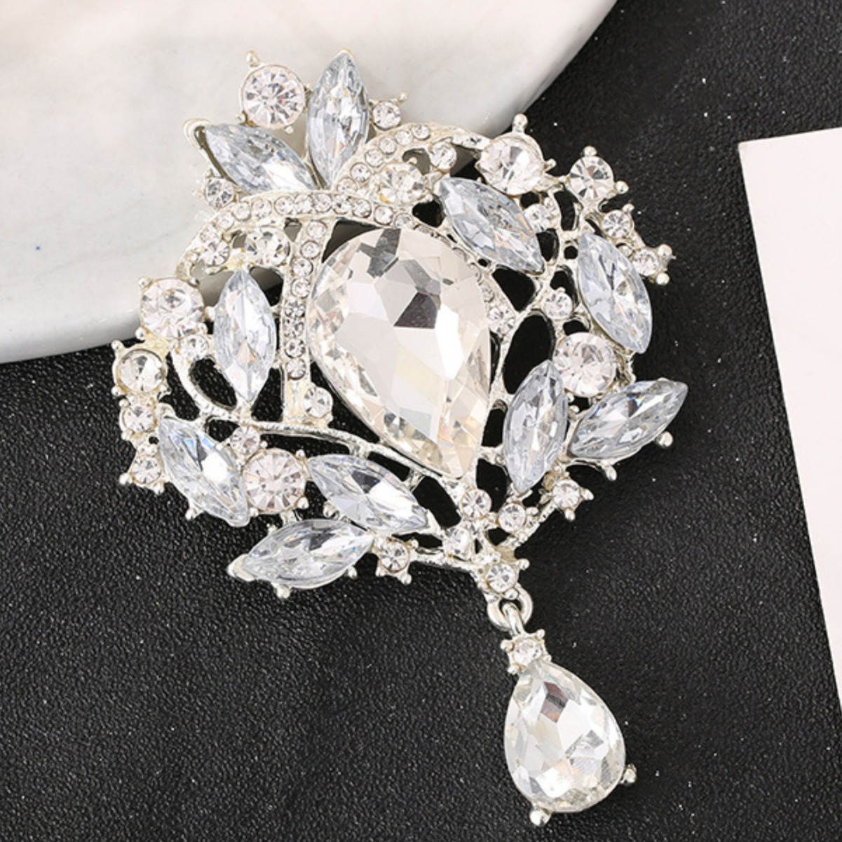 Europa y América transfronteriza exagerada gran gota de agua colgante broche ramillete collar pin accesorios de ropa joyería de comercio exterior para las mujeres image 4