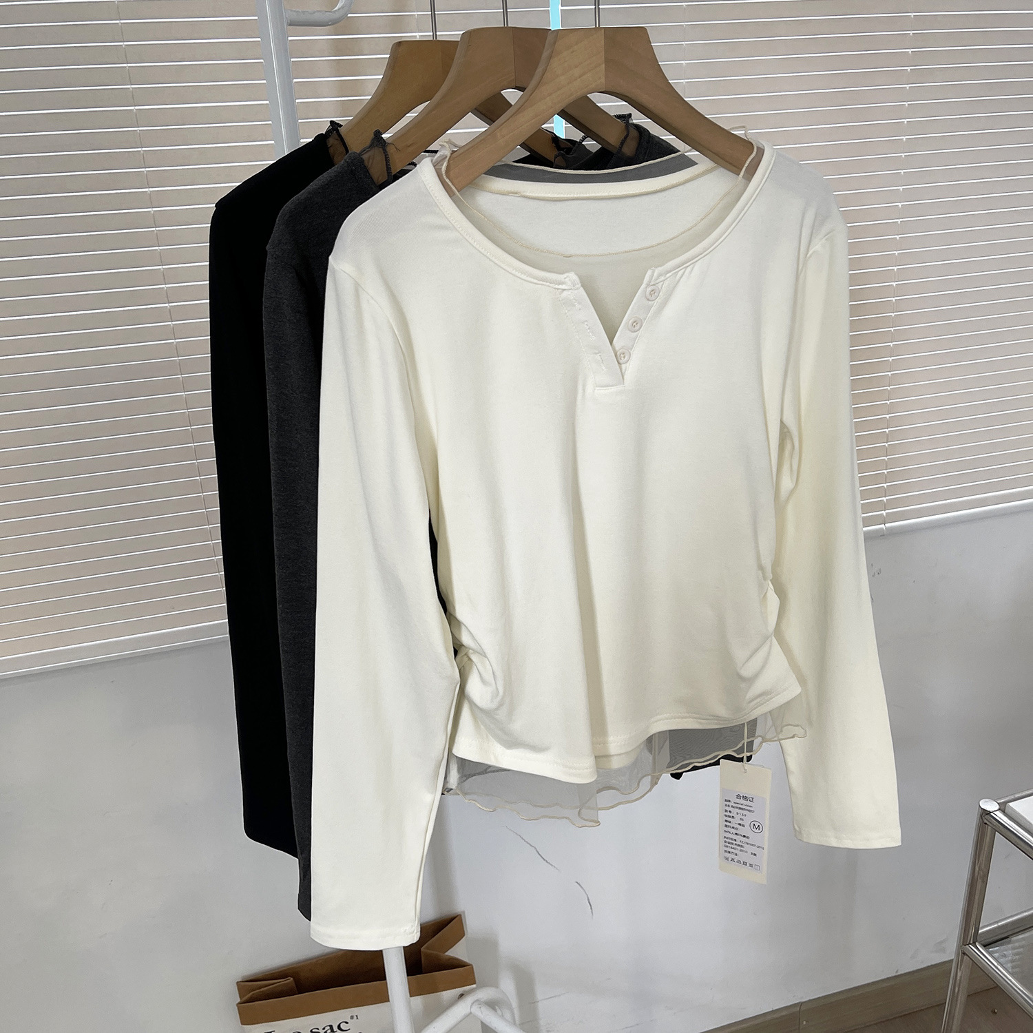 Sheer Mesh Spliced Faux Two-Piece T-Shirt for Women, Autumn and Winter, V-Neck, Stylish Ruched Waist-Cinching Base Layer Top