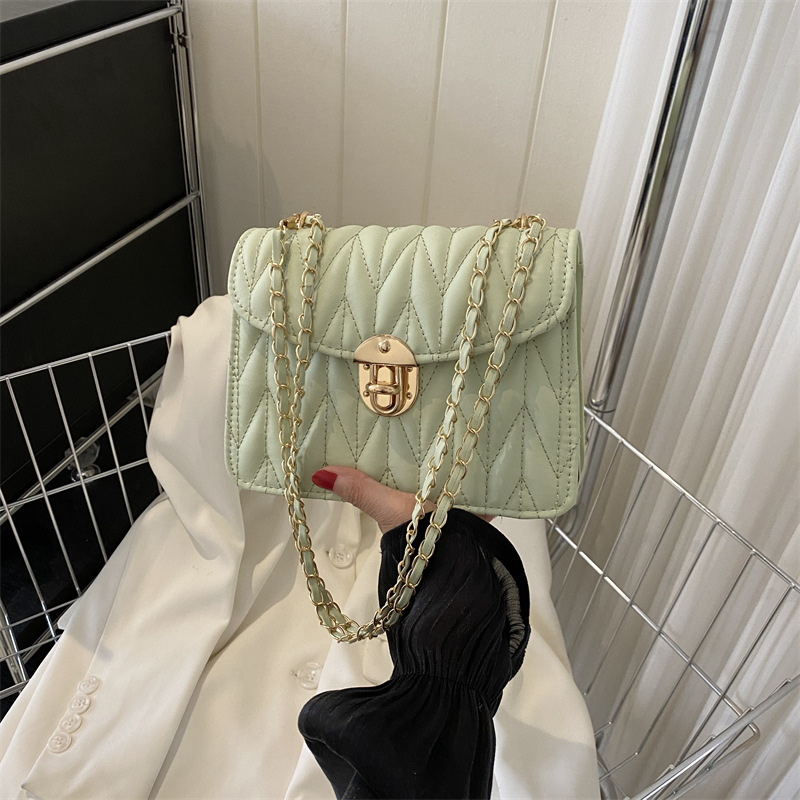 Este año de moda elegante diamante bordado cadena pequeña bolsa para las mujeres 2023 otoño temprano nuevo estilo coreano mensajero bolsa moda