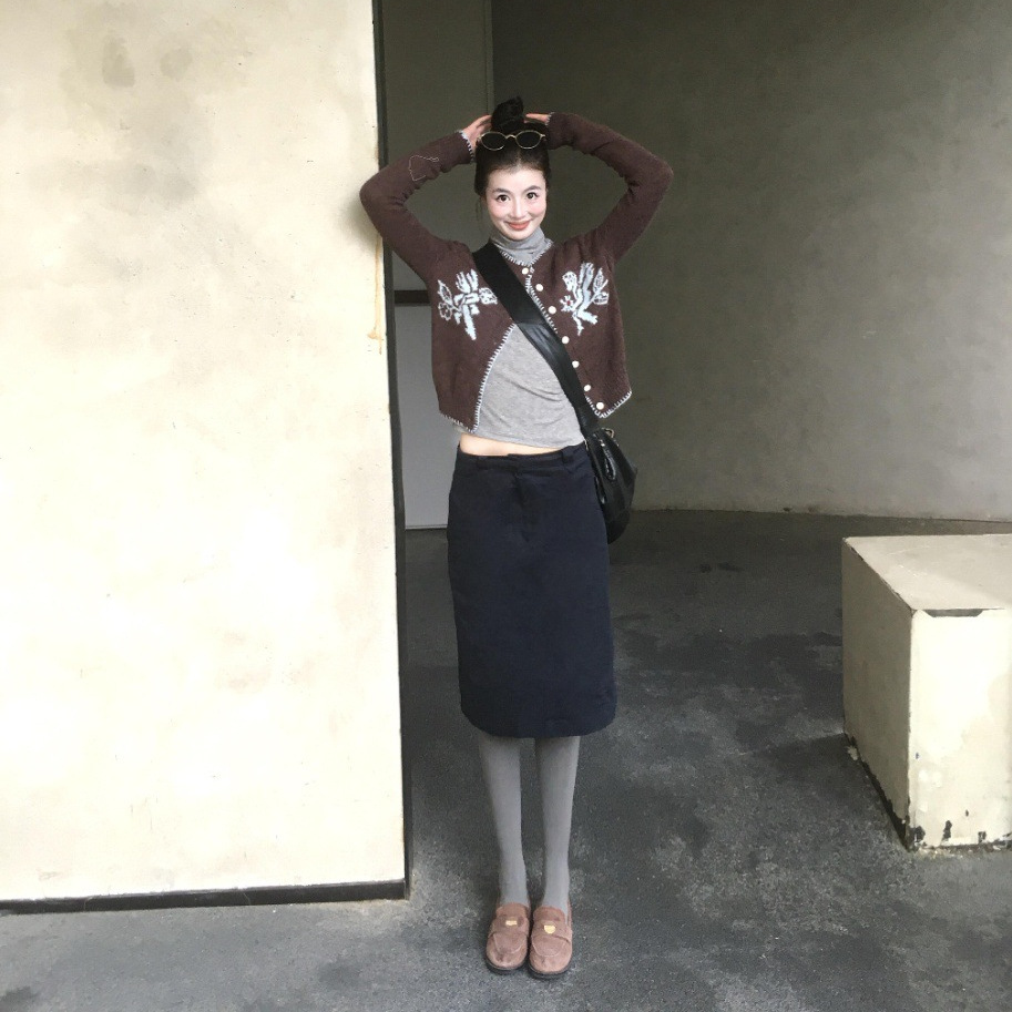 2025早秋新款韩系丘比特提花针织开衫灰色打底衫高腰半身裙套装