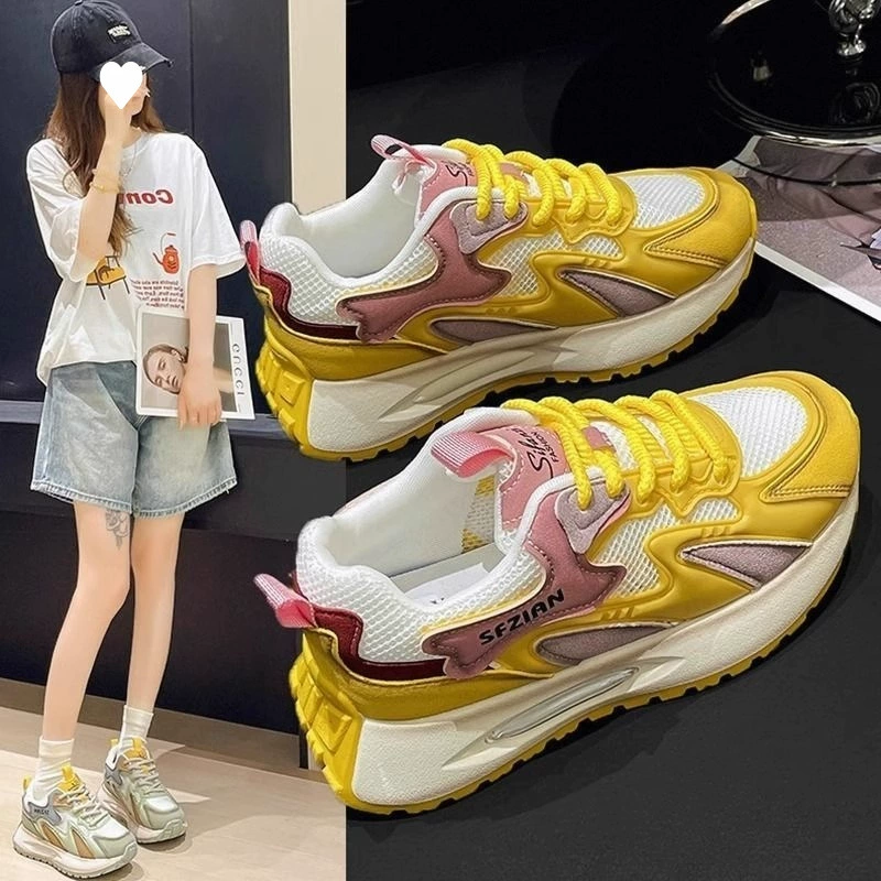 Дышащие белые кроссовки для женщин 2025 новые модные на высокой подошве универсальные повседневные летние кроссовки с сетчатыми вставками
