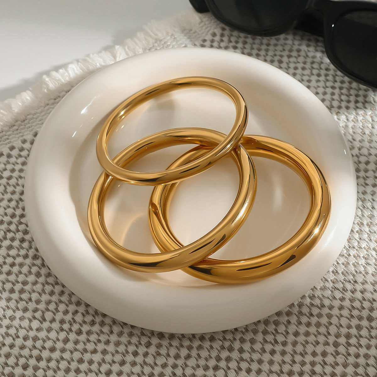 JEDING Europa y los Estados Unidos 18k oro de anillo de acero de titanio pulsera no desvanecer joyas lujosas joyas de alta calidad de acero inoxidable transfronterizo