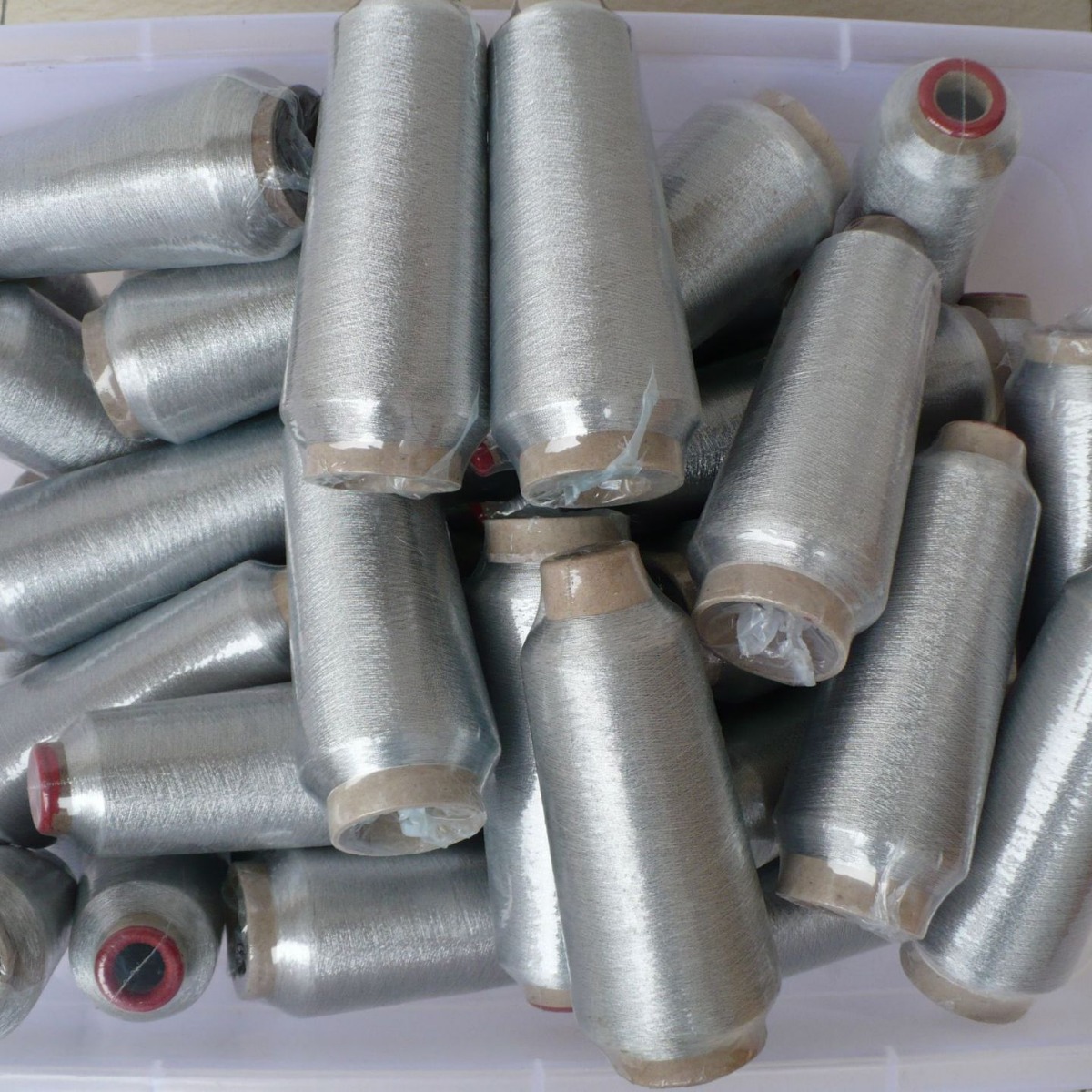 2股金属丝S捻镀金纱线镀银纱线黑箔线五色亮丝混纺纱梭织经编纬线